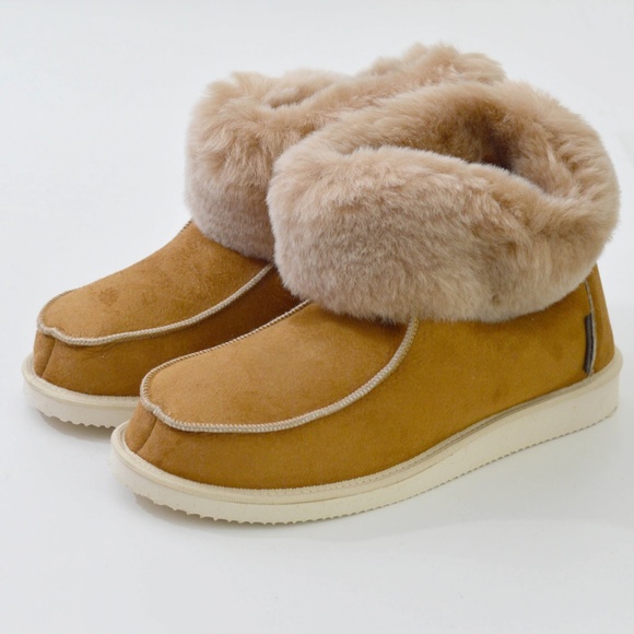 Sheepskin Mocassin Boot Slippers 100% Fur Lined - SIZE 8-9 - Picture 5 of 5